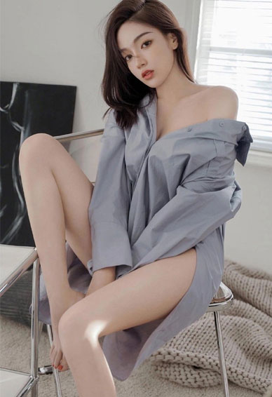 哈兰德04年女友亮相极限运动颁奖礼惊艳全场